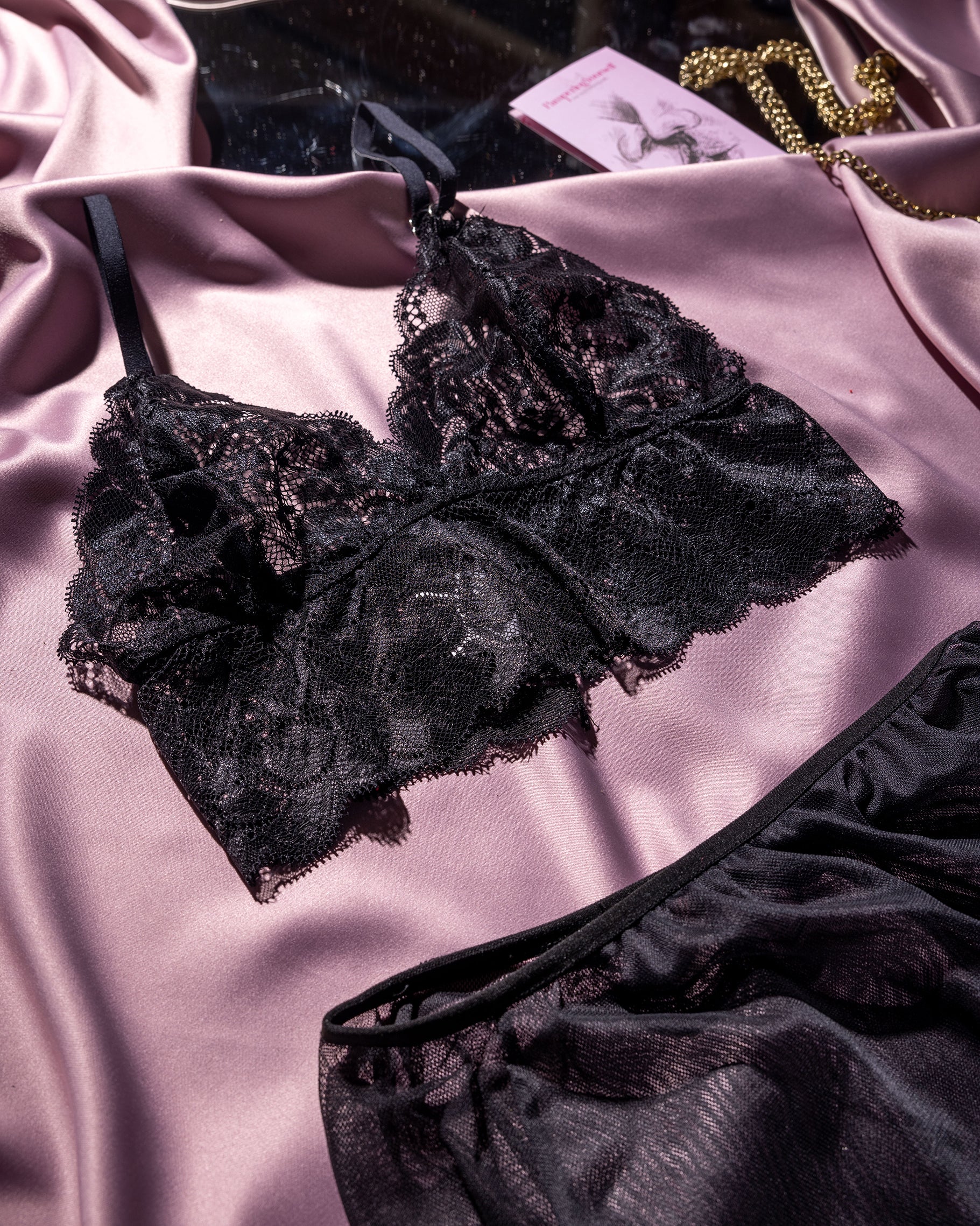 Black Lace & Mesh Lounge Set - Pampering yourself